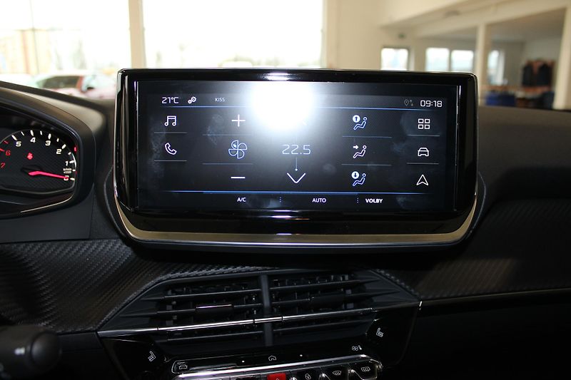Peugeot 2008 (2025) STYLE PureTech 100 S&S MAN6 - fotka 12 z 17