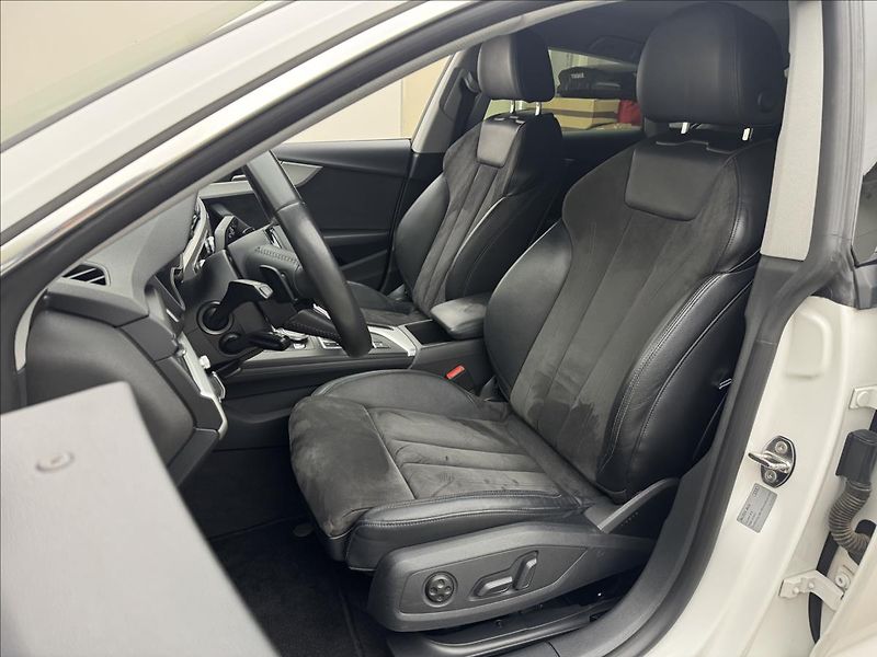 Audi A5 2,0 140kW AT 4X4 HUD DPH NAVI - fotka 43 z 56