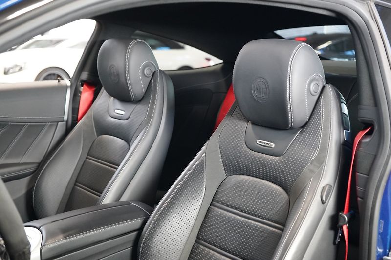 Mercedes-Benz Třídy C (2022) 63s*AMG*CERAMIC*HUD*CARBON*360 - fotka 19 z 44