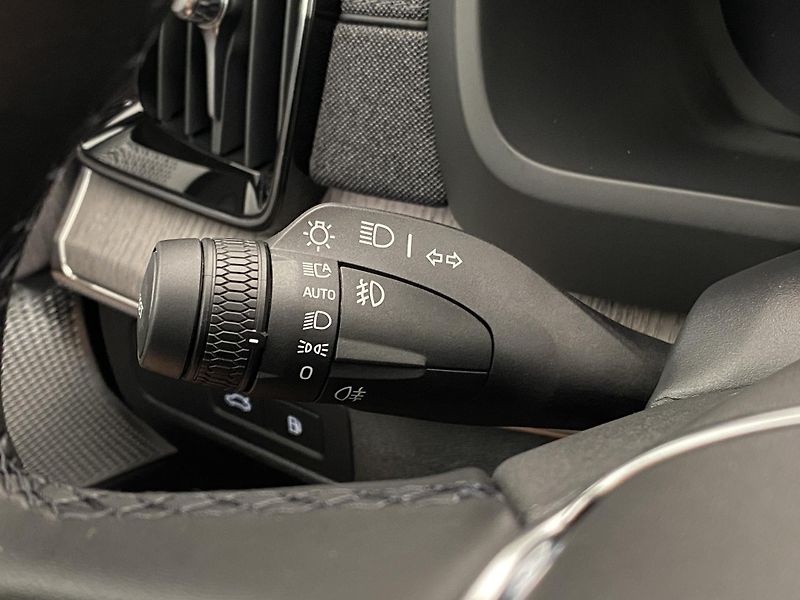 Volvo XC90 (2026) T8 AWD Plug-in DARK ULTRA - fotka 33 z 76