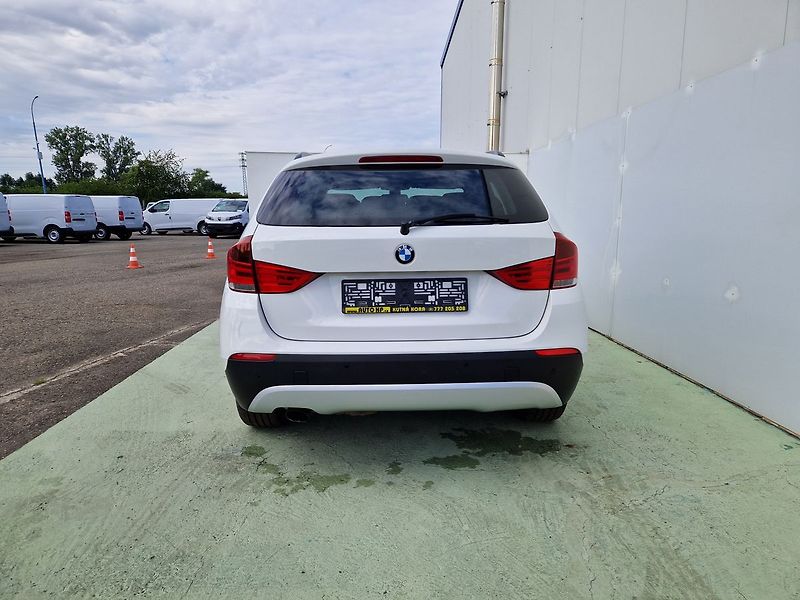 BMW X1 2.0i, 110kW, sDrive - fotka 8 z 32
