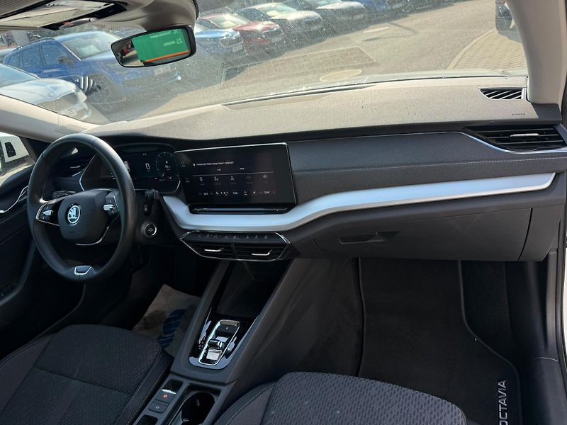 Škoda Octavia Style 2.0 TDI 110kW DSG Combi - fotka 11 z 25