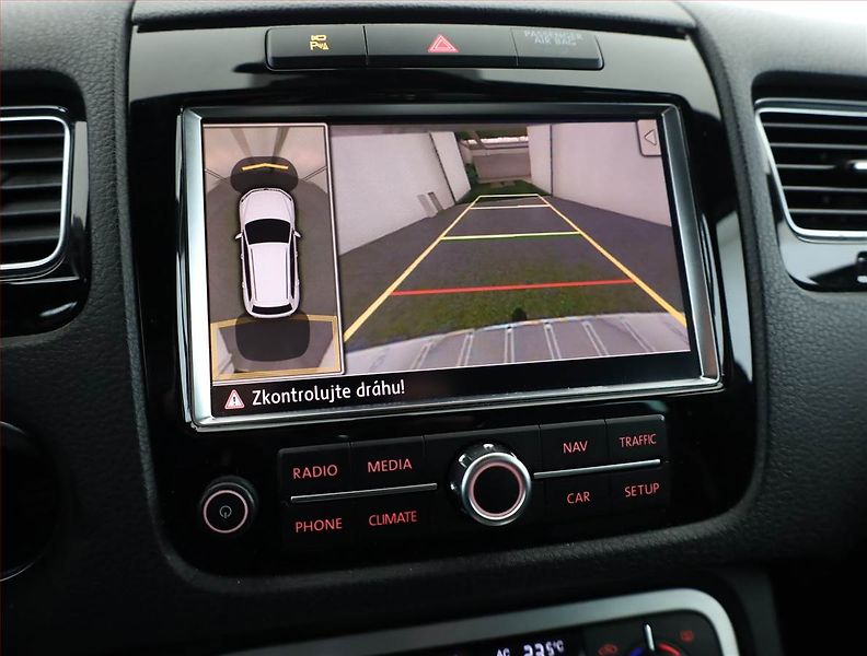 Volkswagen Touareg (2012) 3.0 TDI, 4X4, Automat, Kůže - fotka 13 z 16