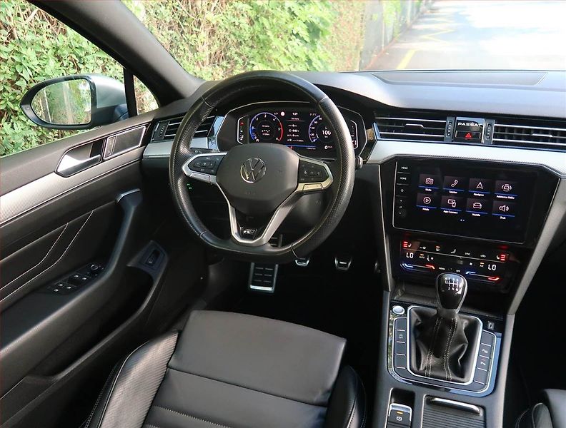 Volkswagen Passat (2020) R-Line 2.0 TDI, Serv.kniha - fotka 7 z 24