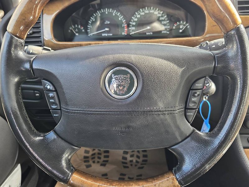 Jaguar S-Type (2003) 3.0i - fotka 11 z 26
