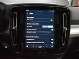Volvo XC40 2,0 B3 Plus Dark Bezklíč - náhled 19