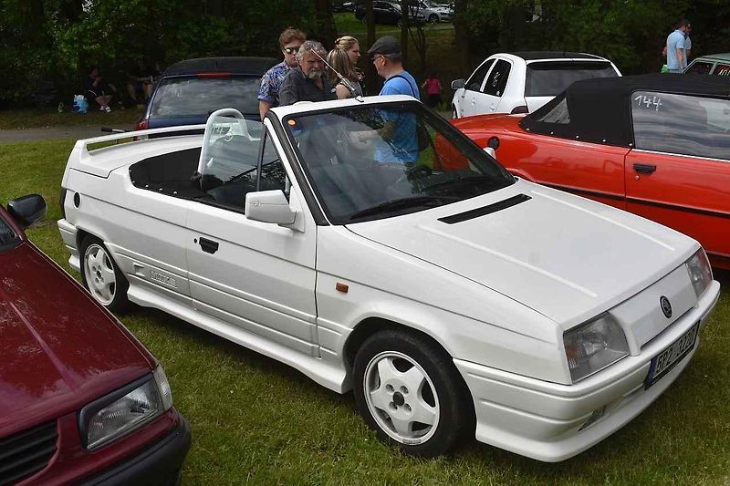Unikátní modely na srazu vozů Škoda v Běšinech