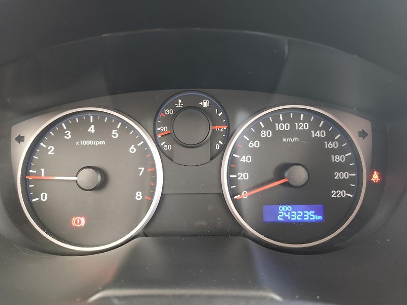 Hyundai i20 (2012) 1.2i 62kW, Klima - fotka 16 z 16