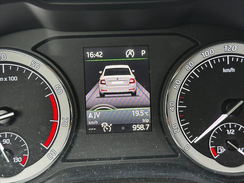 Škoda Kodiaq 2,0 FSI 158kW-4x4-CZ-servis-vý - fotka 39 z 51