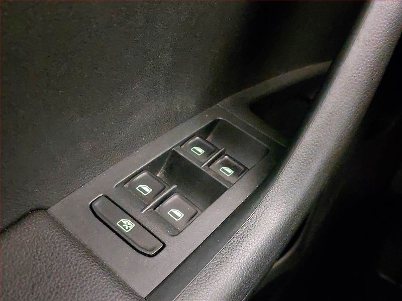 Škoda Octavia (2014) RS 2.0 TDI, Serv.kniha, Xenony - fotka 18 z 18