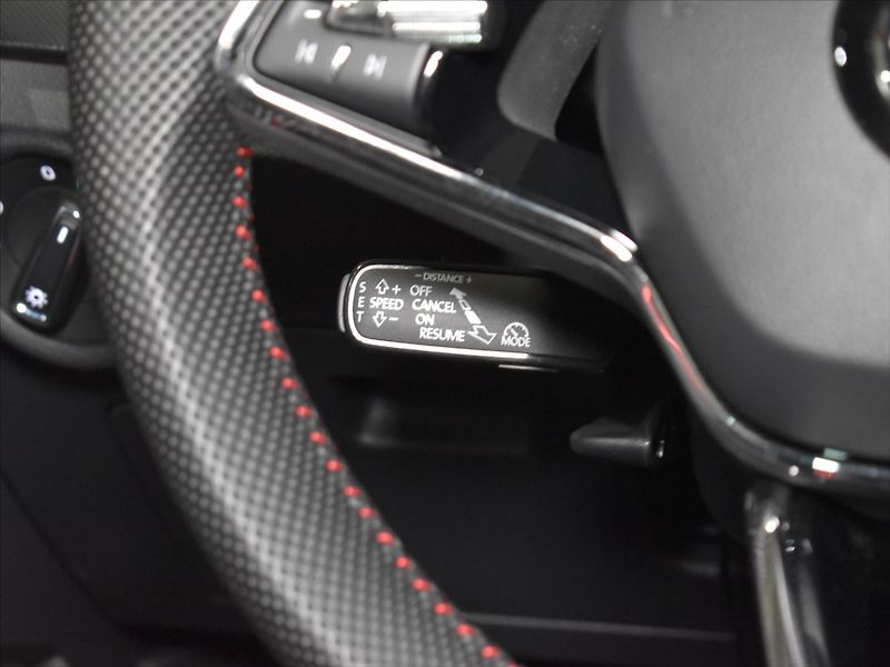 Škoda Scala 1,5 TSI Monte Carlo Tažné - fotka 19 z 28