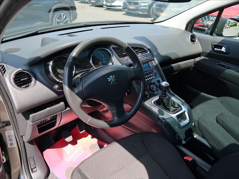 Peugeot 5008 2,0 HDi,110kW,NovéČR,7míst - fotka 9 z 31