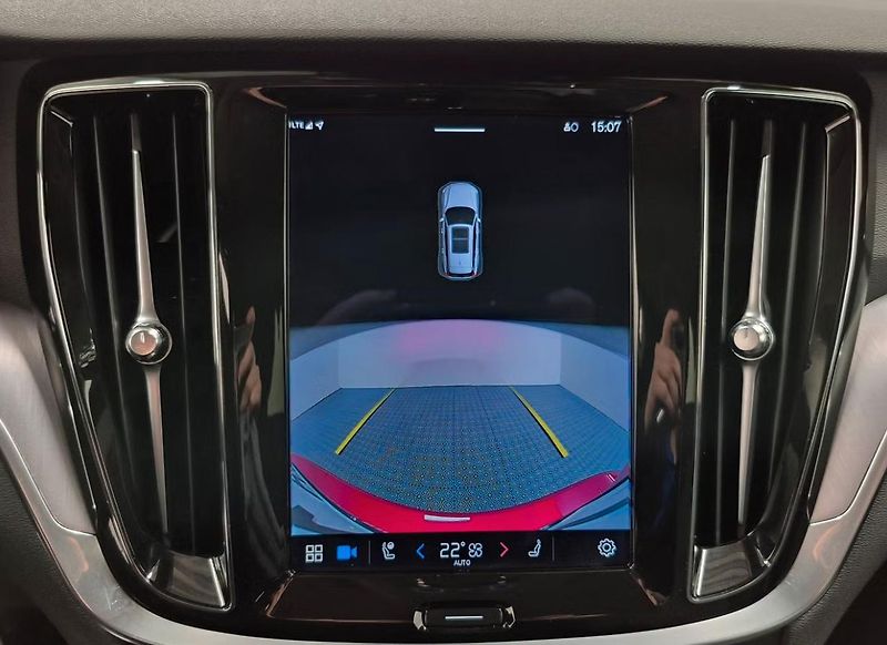 Volvo V60 Cross Country B4 AWD Core Kam. - fotka 8 z 9