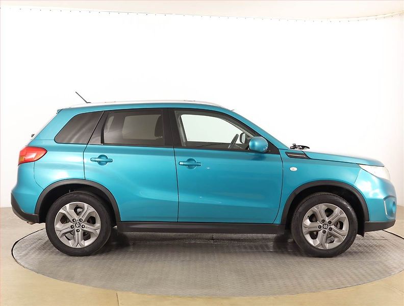 Suzuki Vitara (2016) 1.6 VVT, 4X4, Serv.kniha - fotka 6 z 17