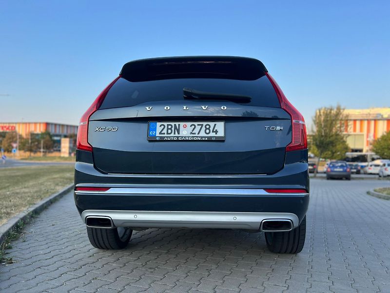 Volvo XC90 (2020)  T8 AWD Plug-in Hybrid  - fotka 5 z 15