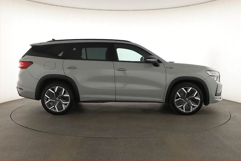 Škoda Kodiaq (2025) 2.0 TDI, SPORTLINE, KEYLESS - fotka 6 z 20