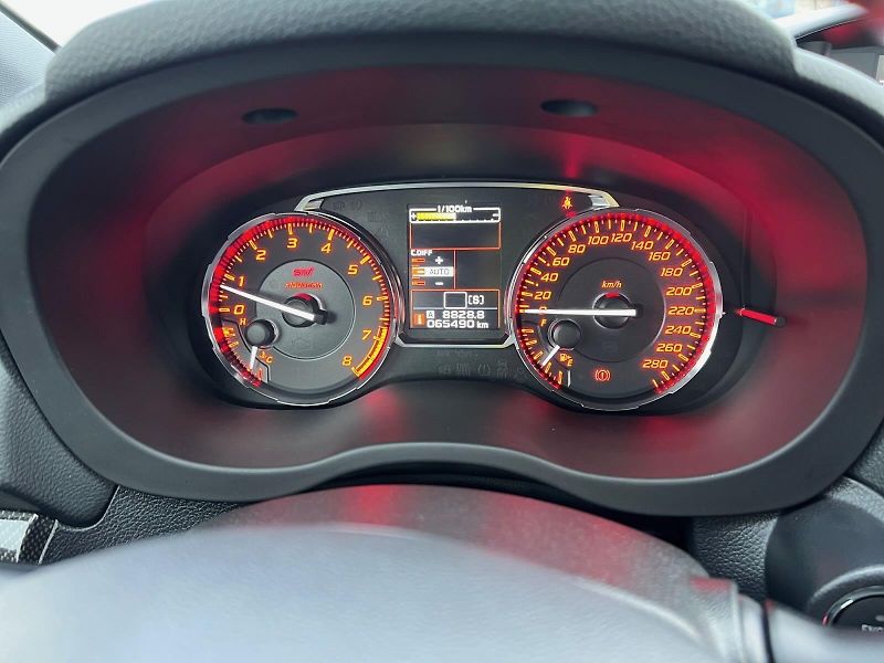 Subaru WRX STI (2016) 2.5 BOXER 221kW SPORT HK CZ - fotka 20 z 32