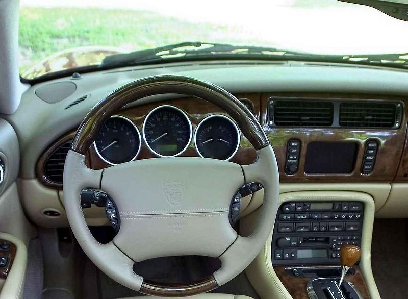 Spolehlivost je příkladná, stejně jako u všech Porsche, záleží jen na přístupu předchozích majitelů. Zanedbané auto se zle nemusí vyplatit. Z hlediska budoucího růstu jsou na tom nejlépe 3,2litrové verze s manuálem. Automat rovnou pusťte z hlavy.