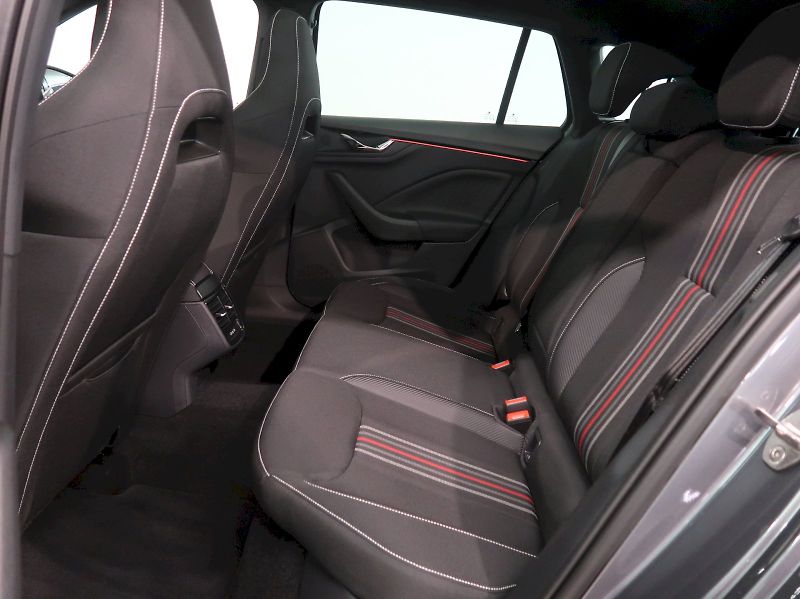 Škoda Scala (2025) MONTE CARLO 1.5TSI 110KW DSG Z - fotka 16 z 40