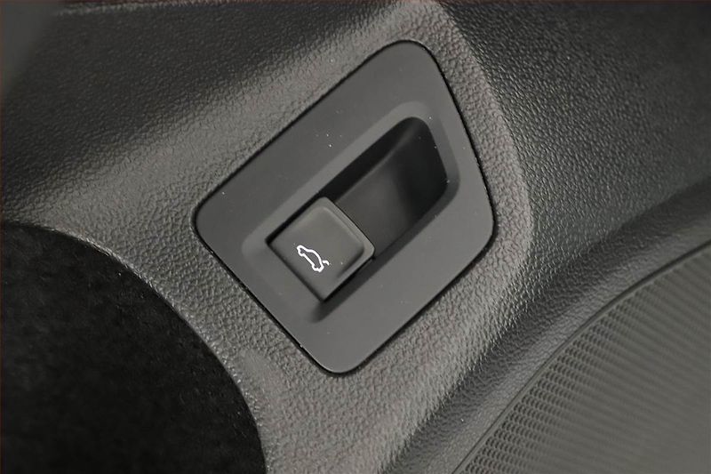 Volkswagen Passat (2019) 2.0 TDI, Automat, Navi - fotka 10 z 21