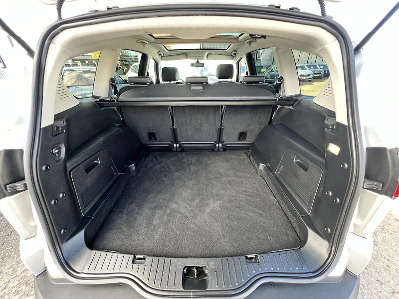 Ford S-MAX 2.0TDCi 103kw AUTOMAT TEMPOMAT - fotka 23 z 40