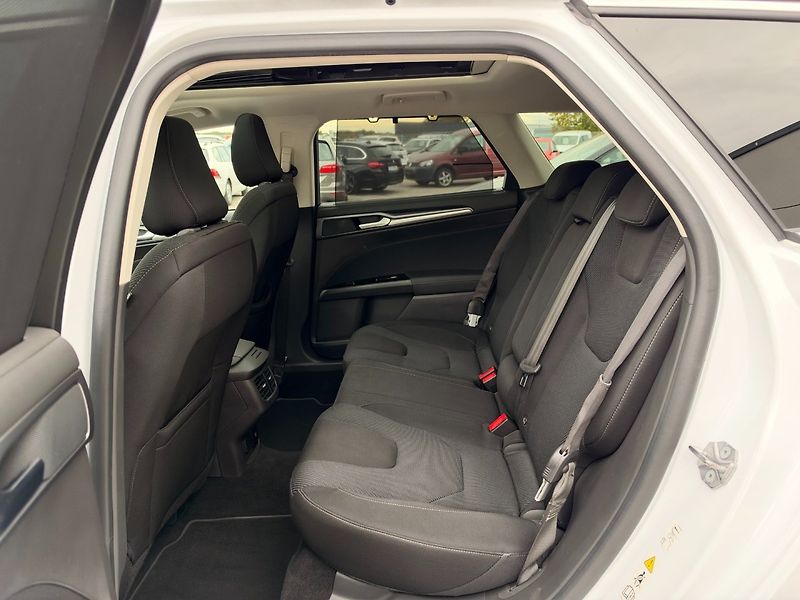 Ford Mondeo (2018) Titanium 2.0TDCi 132kW Automat - fotka 12 z 33