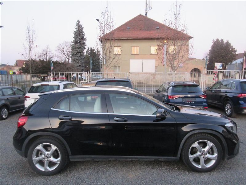 Mercedes-Benz GLA 2,0 - fotka 4 z 19