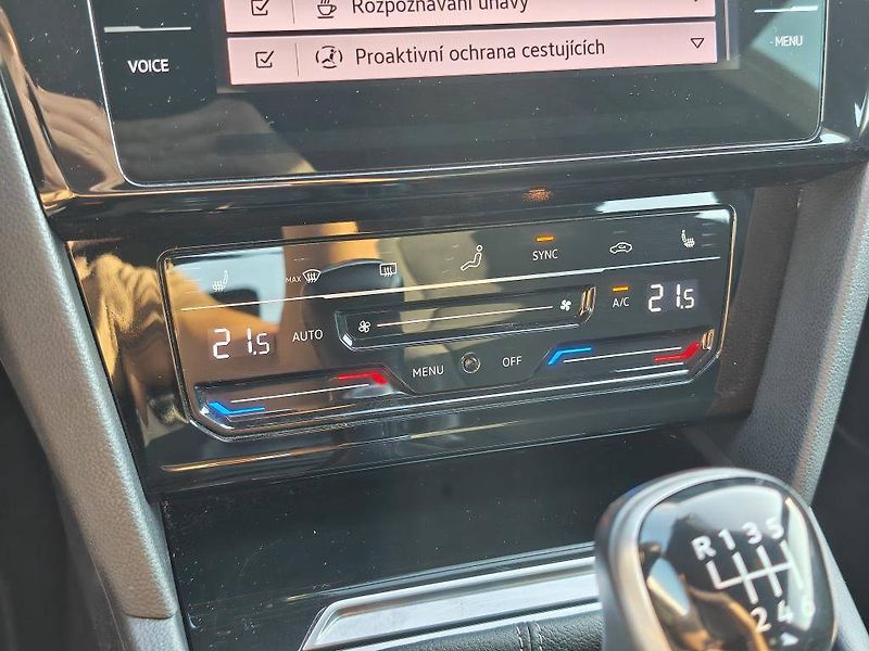 Volkswagen Arteon R-Line 6G 1,5TSI - fotka 18 z 23