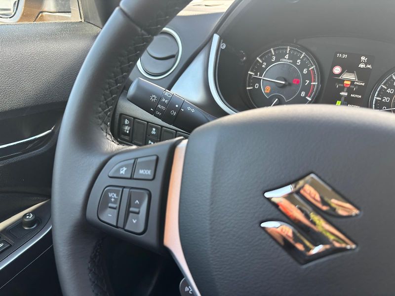 Suzuki Vitara 1,4 BoosterJet Premium - fotka 15 z 25