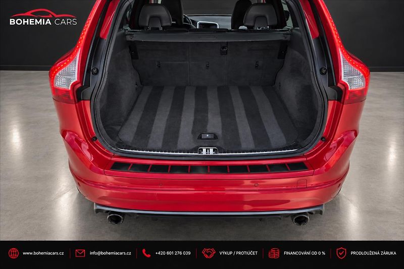 Volvo XC60 2,4 D5 158KW R-Design - fotka 9 z 11