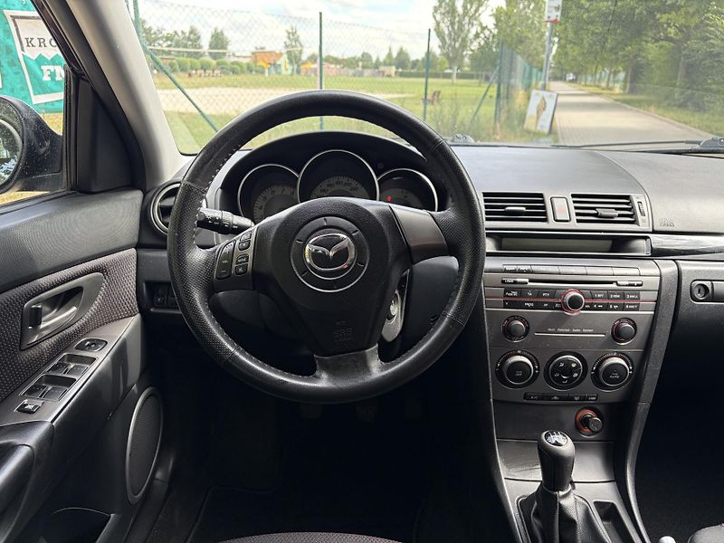 Mazda 3 1.6 Sport Active - fotka 23 z 29