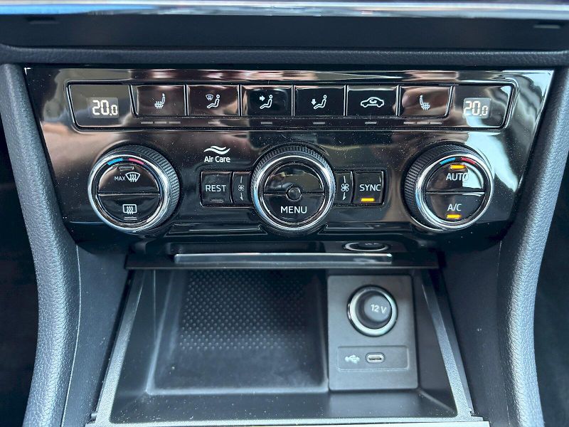 Škoda Superb (2022) 2.0 TDI 110kW Style - fotka 27 z 35
