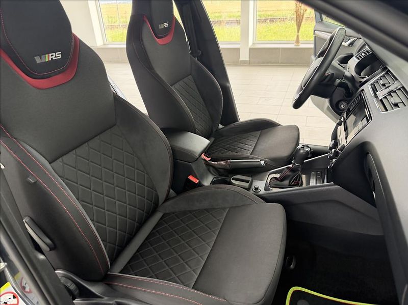 Škoda Octavia 2,0 TSI, VRS, DSG, SPORTSOUND - fotka 11 z 33