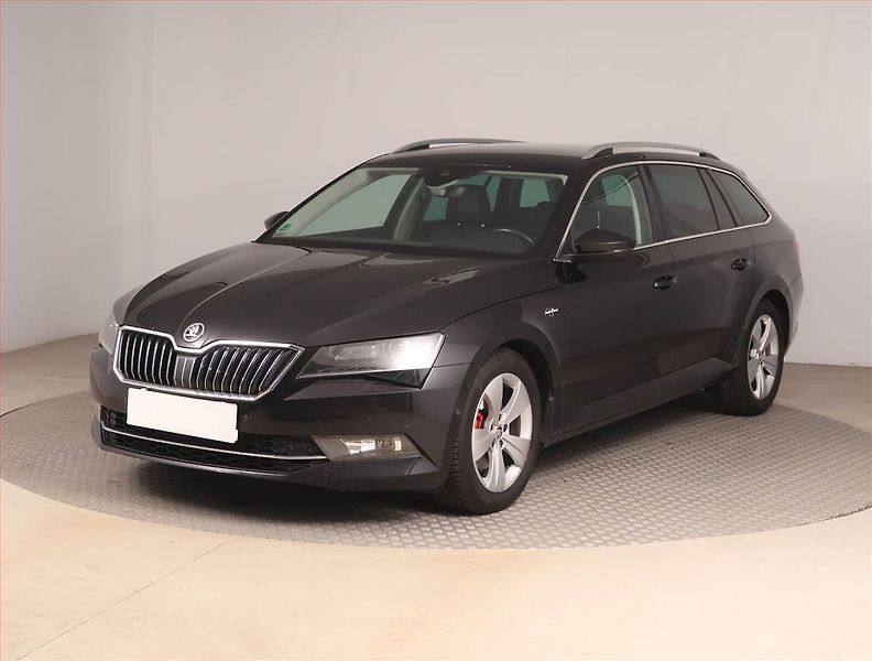 Škoda Superb (2016) Laurin&Klement 2.0 TDI - fotka 2 z 17