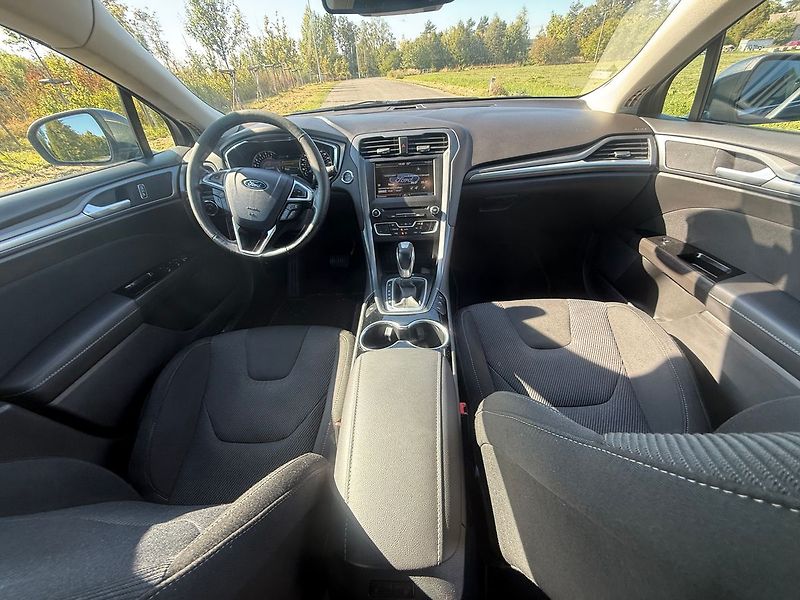 Ford Mondeo 2,0 Tdci Liftback Automat - fotka 11 z 17