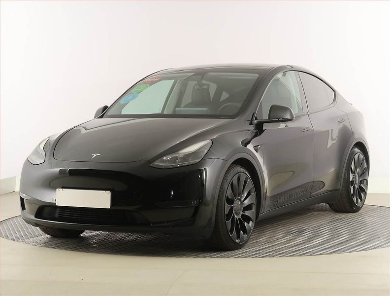 Tesla Model Y (2022) Long Range AWD 79kWh, SoH 91% - fotka 2 z 33