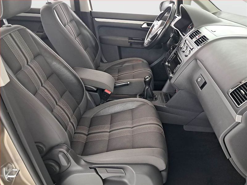 Volkswagen Touran (2012) 1.4 TSI, Tempomat - fotka 9 z 19