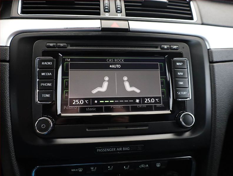 Škoda Superb (2013) 1.6 TDI, Tempomat - fotka 10 z 18
