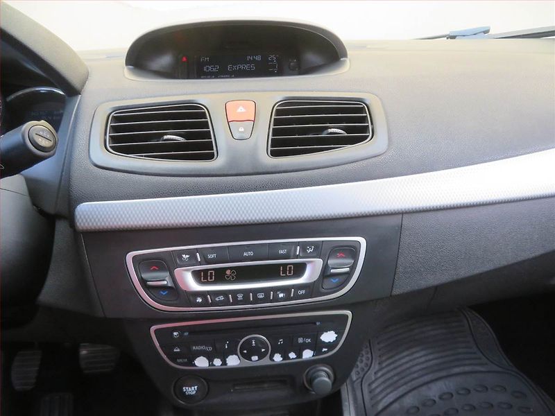 Renault Fluence (2010) 1.6 16V, Tempomat - fotka 12 z 15