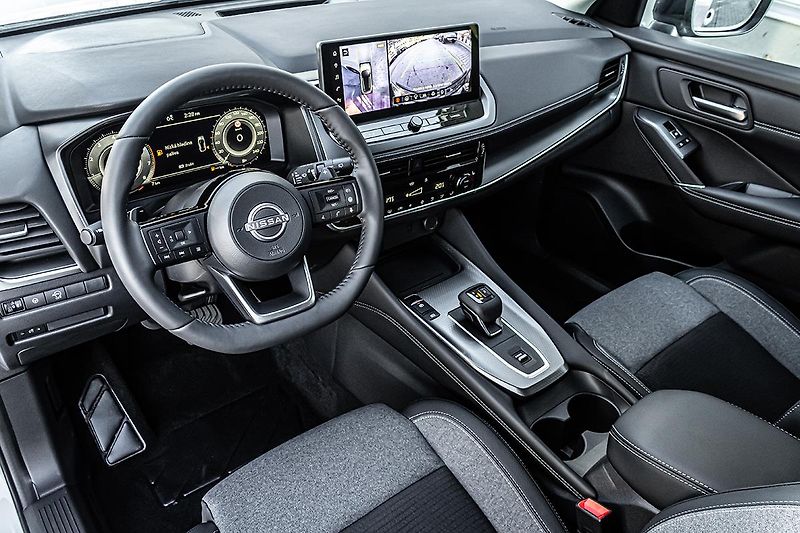 Nissan Qashqai 1,3 DIG-T X-TRONIC N-CONNECTA - fotka 10 z 18