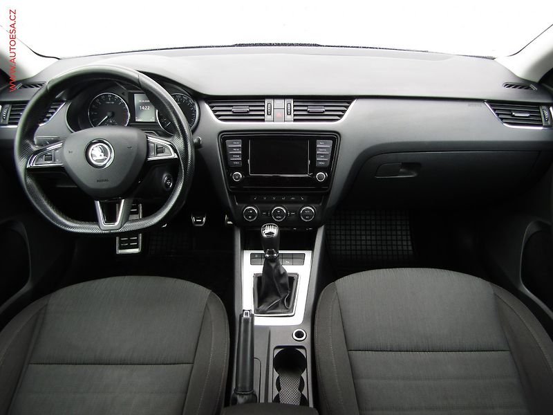 Škoda Octavia (2015) 2.0 TDi, ČR, Navi, AC - fotka 8 z 18