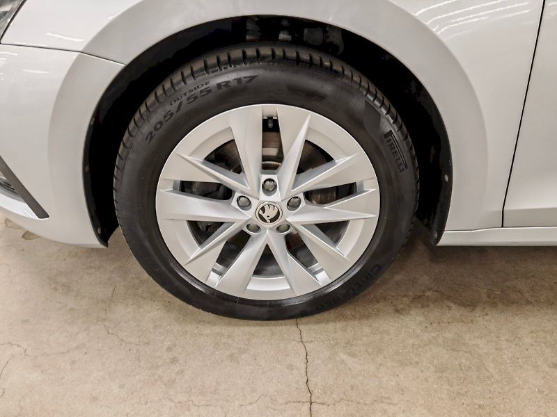 Škoda Octavia (2022) 2.0 TSI 140 kW DSG 4x4 Style P - fotka 30 z 30