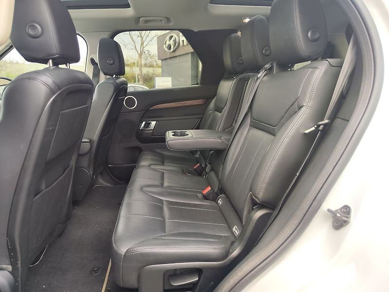 Land Rover Discovery 3.0 Td6 HSE/190kW Pano 7.míst - fotka 13 z 38