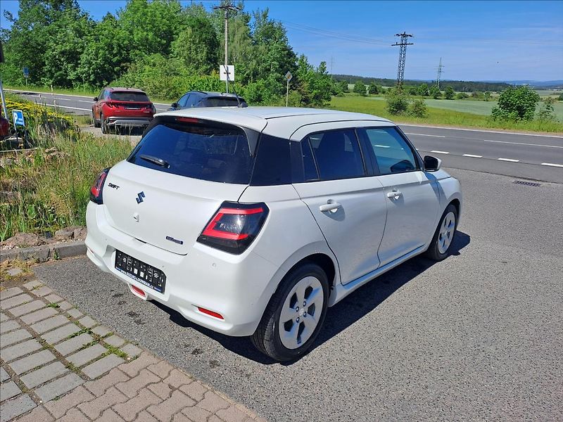 Suzuki Swift (2026) 1,2 PREMIUM HYBRID CVT - fotka 5 z 22
