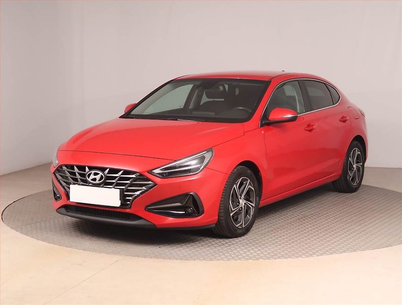 Hyundai i30 (2022) 1.0 T-GDI, ČR,1.maj - fotka 2 z 15