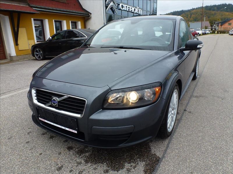Volvo C30 2,0 i 16V Titanium Grey - fotka 3 z 62