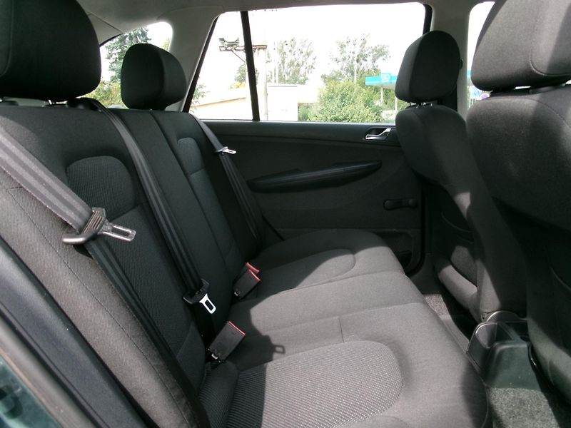 Škoda Fabia (2006) 1,4 16V KLIMA TAŽNÉ ALU - fotka 14 z 24