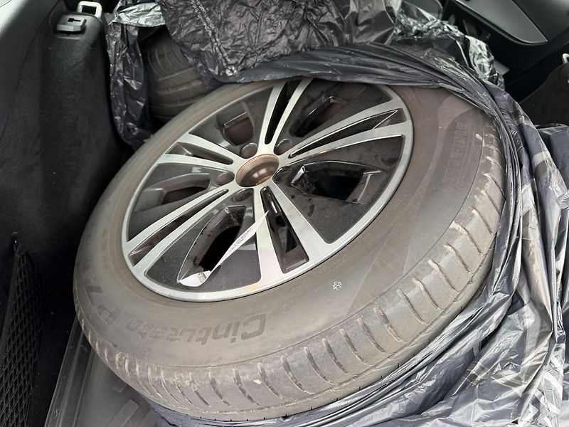 Mercedes-Benz Třídy E E 220 d T 9G-TRONIC Avantgarde - fotka 36 z 36