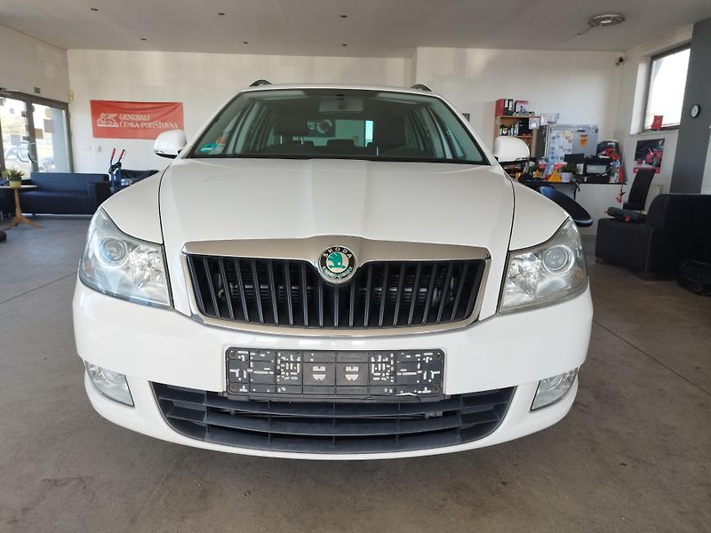Škoda Octavia (2012) 1,4TSI,90KW,DSG,ALU,AUT.KLIMA - fotka 2 z 28