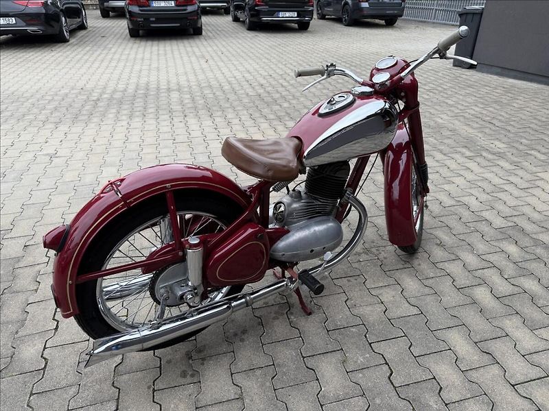 Jawa 250 Pérák - fotka 4 z 10